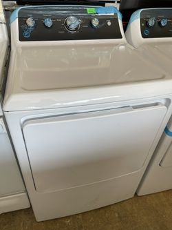 GE ELECTRIC DRYER XL CAPACITY NEW/SCRATCH/DENT-$450.. 