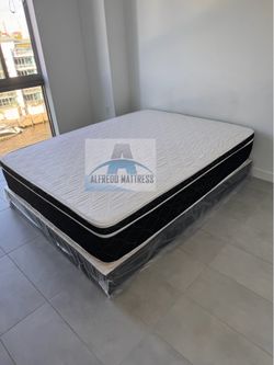 Queen mattress pillow top set with box spring (2pc - new)