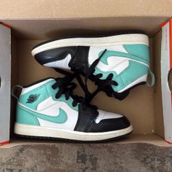 Jordan 1 Tropical Twist Size 1.5 