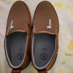 New Men's CANEMON SLIPS on. Size 39