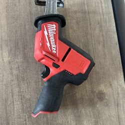 Sawzall Milwaukee FUEL M12