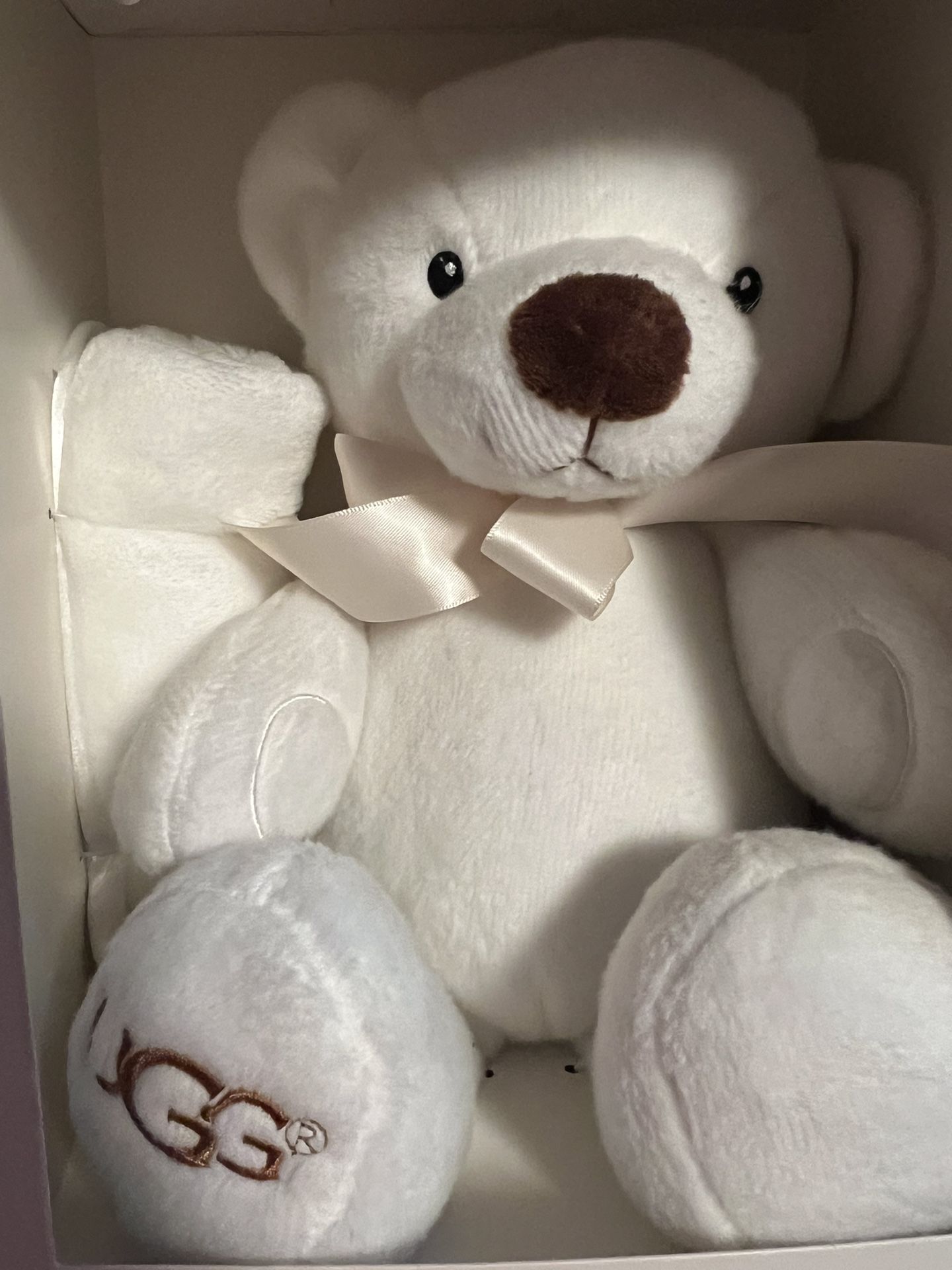 UGG Baby Snuggle Gift Set