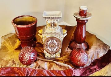 Decorative Vase and Accent Pieces