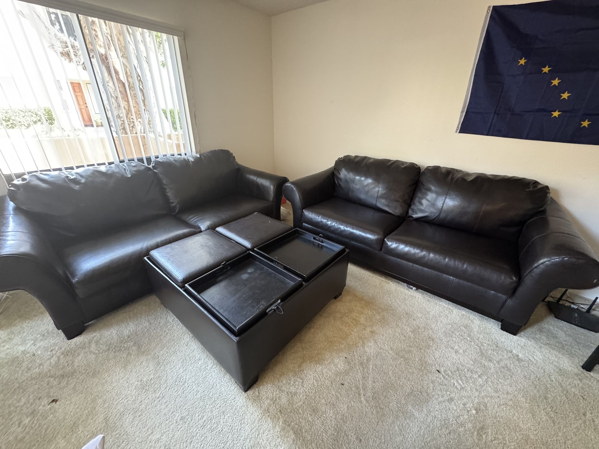 Leather Sofas With Ottoman