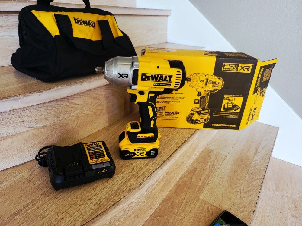 Dewalt 20V MAX Lithium-Ion Cordless 1/2 in. Impact Wrench Kit((((Firm on price))))
