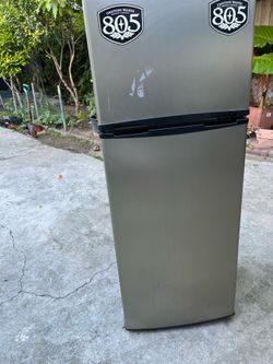 Es Una yelera  chica mide 55 largo de ancho 21  ya es usada  $ 40 dolls travaja vien