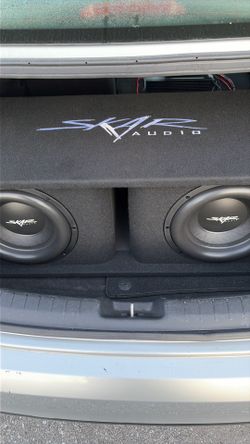 Skar audio 12 inch sub woofers  new  with 1200watt amp  hits hard.