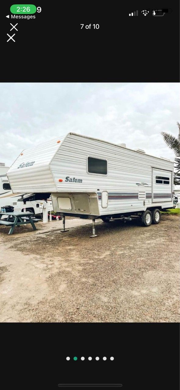 26ft 2003 Forest River Salem 5th Wheel Trailer