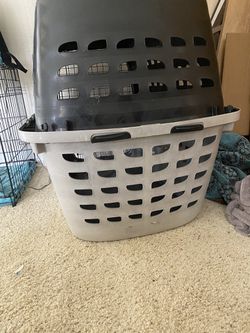Gently used dog crate Thumbnail