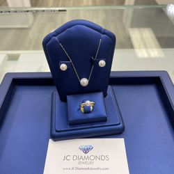 Earrings , Ring And Pendant 14k 