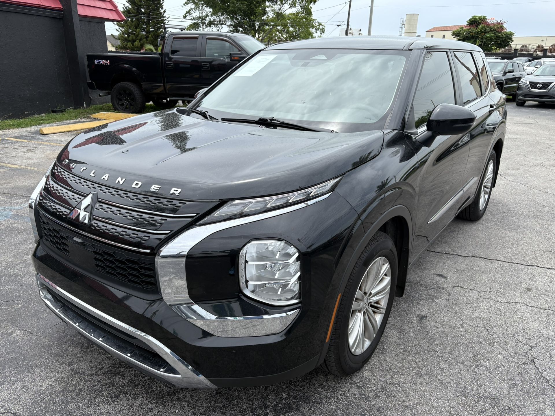 2023 Mitsubishi Outlander