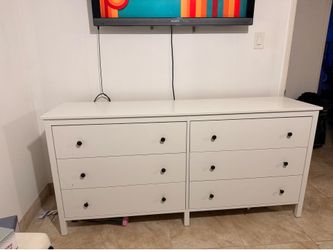Dresser cabinet