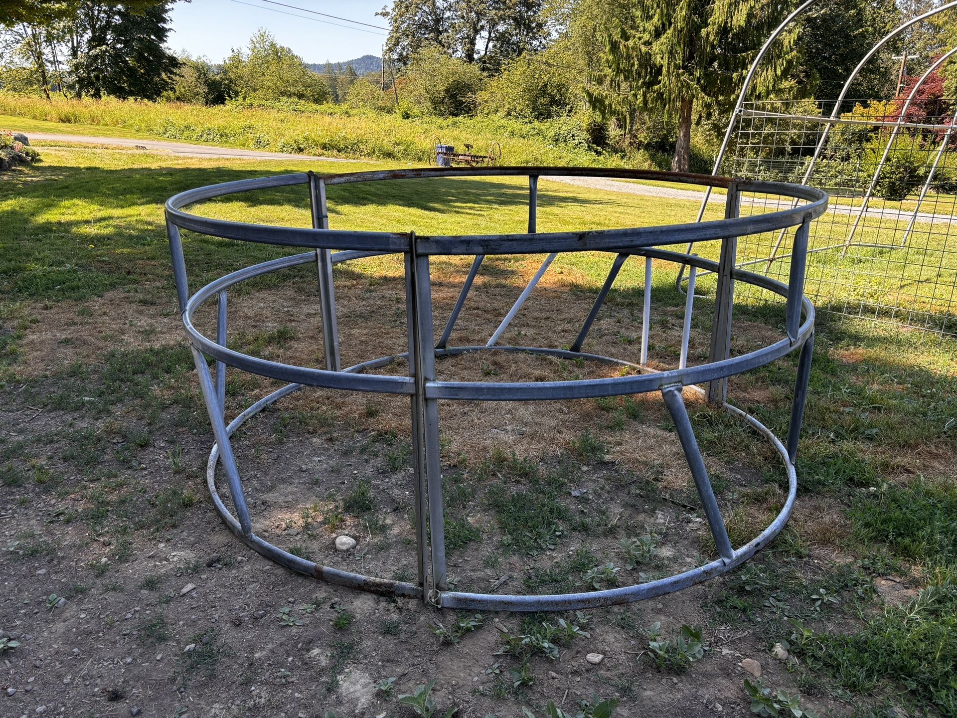 8’ Galvanized Round Bale Feeder For Livestock