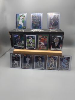 Lot of 12 Rookie Baseball cards