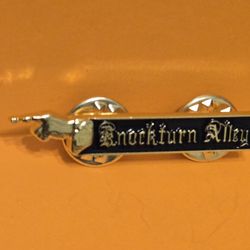 Harry Potter Knockturn Alley Directional Sign Enamel Metal Pin 