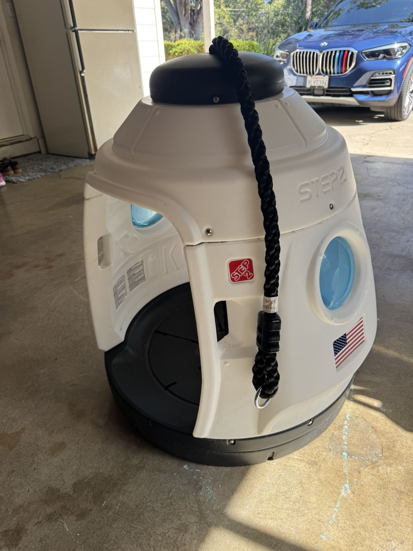Step2 Space Capsule Swing, Kids Indoor/Outdoor Swing or Playhouse, Backyard Playground Set, Attach to Playset or Tree, for Children 3-8 Years Old