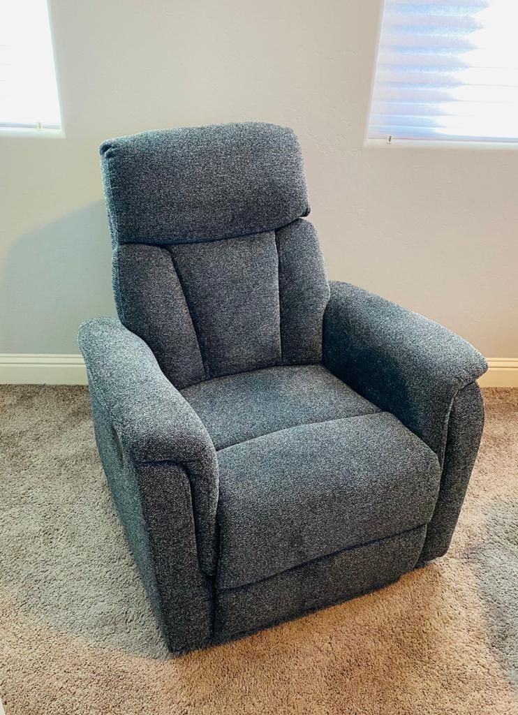 Brand new Reclinable Chair