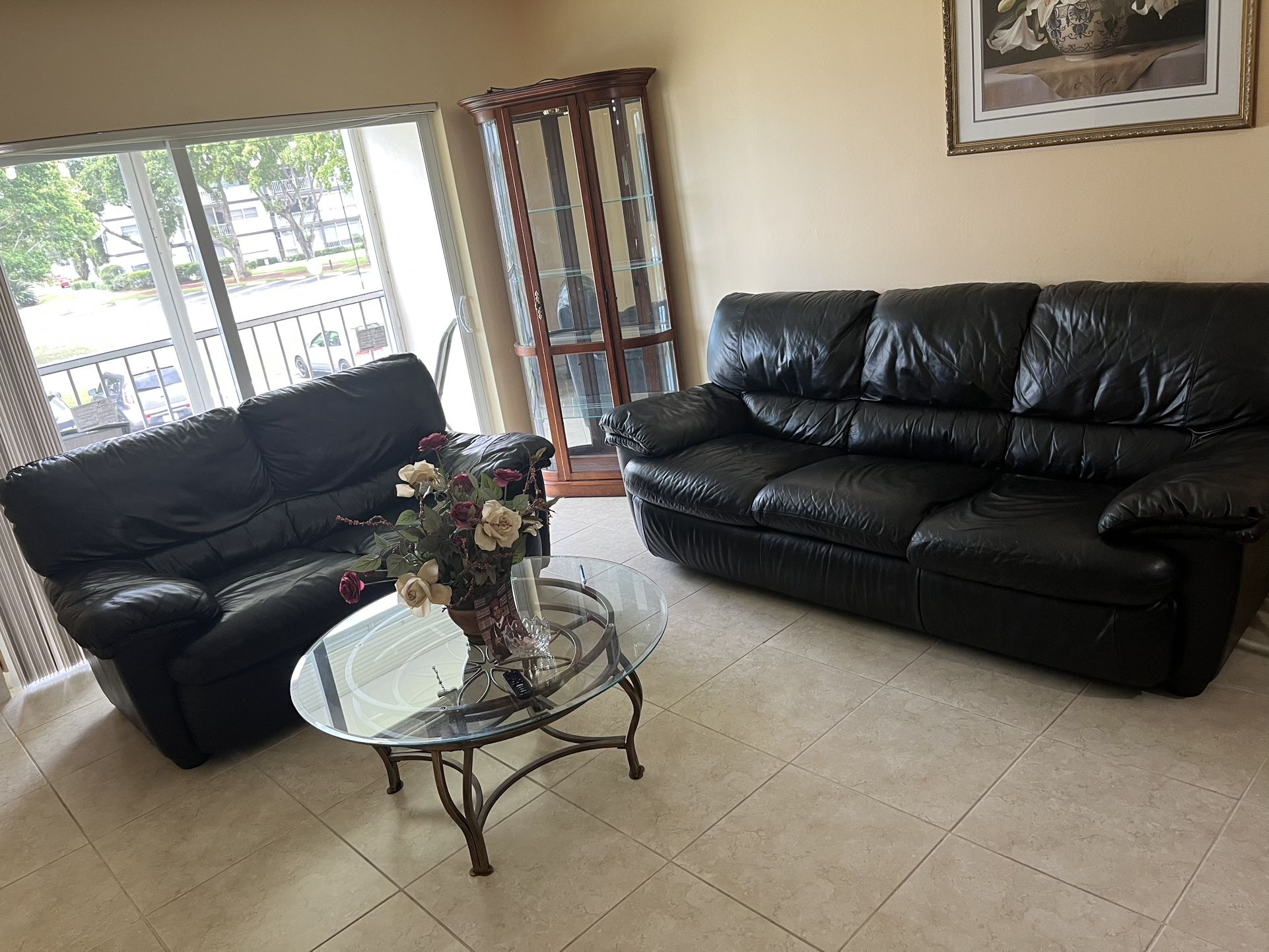 LEATHER SOFA SET FOR SALE,,,