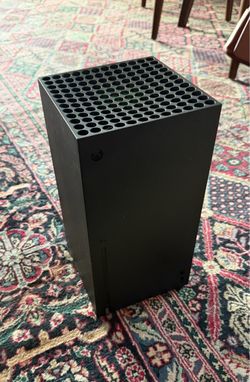 Xbox Series X 1TB + 2 Controllers + Cables
