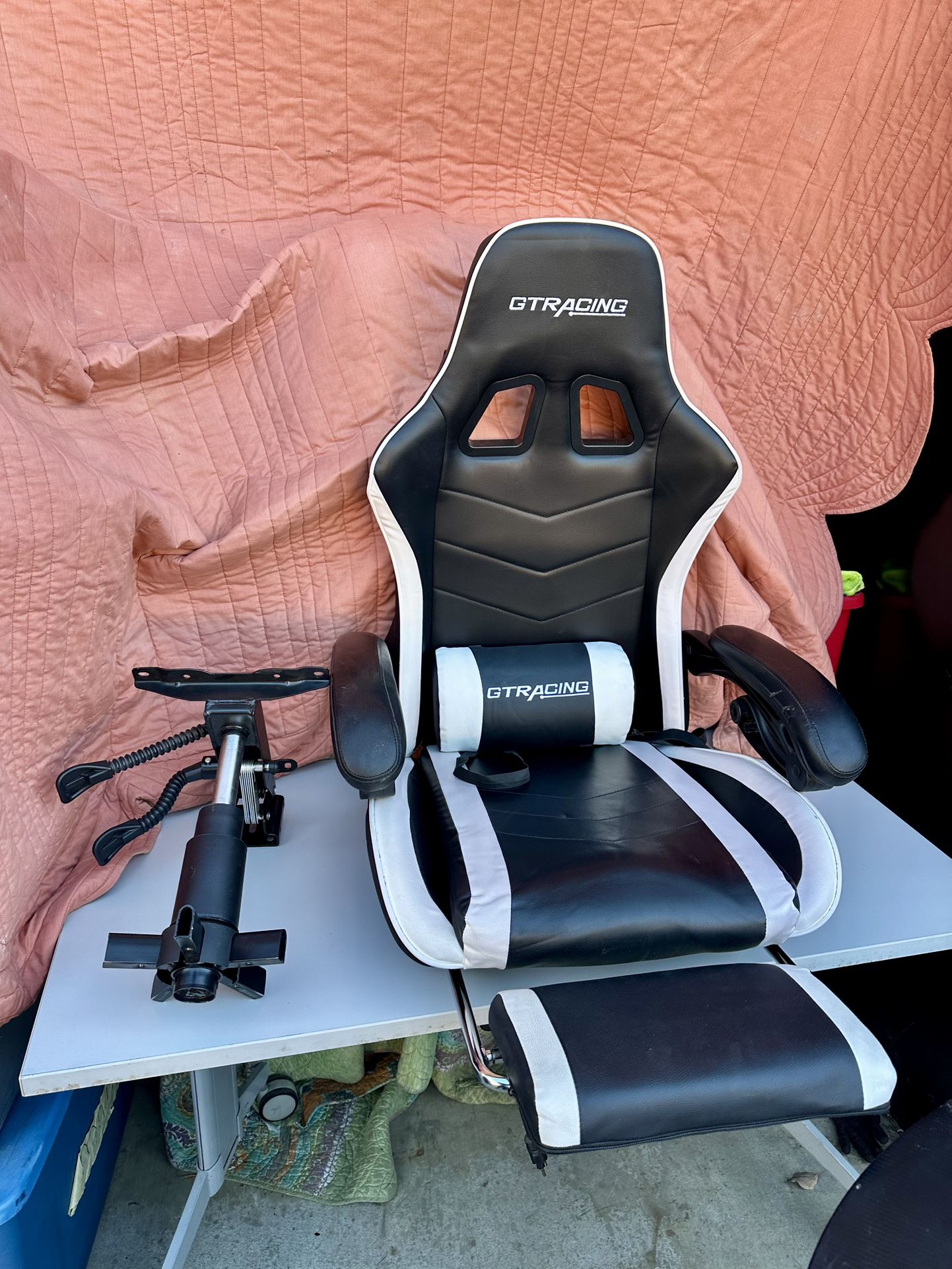 GT RACING GTWD-200 Gaming Chair W Footrest, Height Adjustable Office Swivel Recliner W Desk Make Offer Make Offer