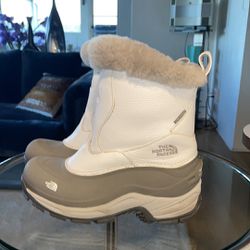 The North Face Winter Snow Boots 7.5