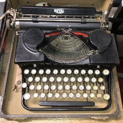 Antique Royal Model P Typewriter w/Case Serial Number P261566 Built 1930