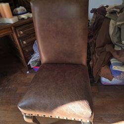 4 Chiar Dinning Table And 3 Pianos