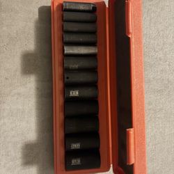 TEKTON 1/2” drive impact socket set in original red case.  Includes metric and SAE sizes (see photos for full range).  • Impact-rated • Heavy-duty bla