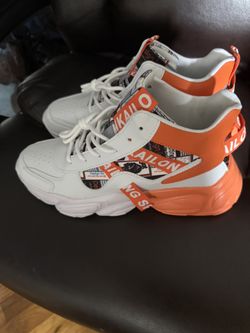 Euro Shoes SIZE 9mens & 8.5 womens 