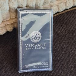 NEW & SEALED VERSACE MEN'S 1.7 OZ SPRAY 30$