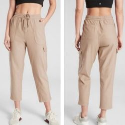 Athleta Farallon Cargo Crop taupe pants, size 0