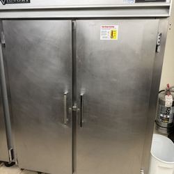 Victory Commercial Double Door Refrigerator – Stainless Steel
