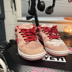 Strange Loves Size 13