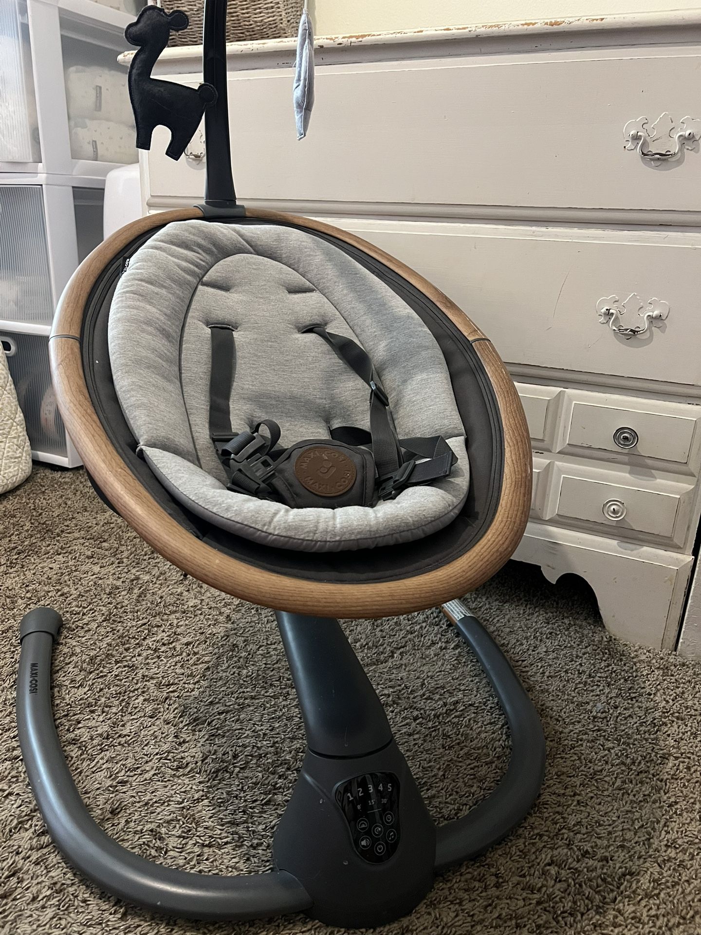 Maxi-Cosi Cassia Swing, Essential Graphite