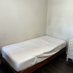 TWIN BEDFRAME + FREE MATTRESS 