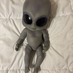 Alien Doll 👽 