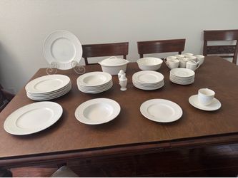 Mikasa Italian Countryside Dish Set for 6-Plus