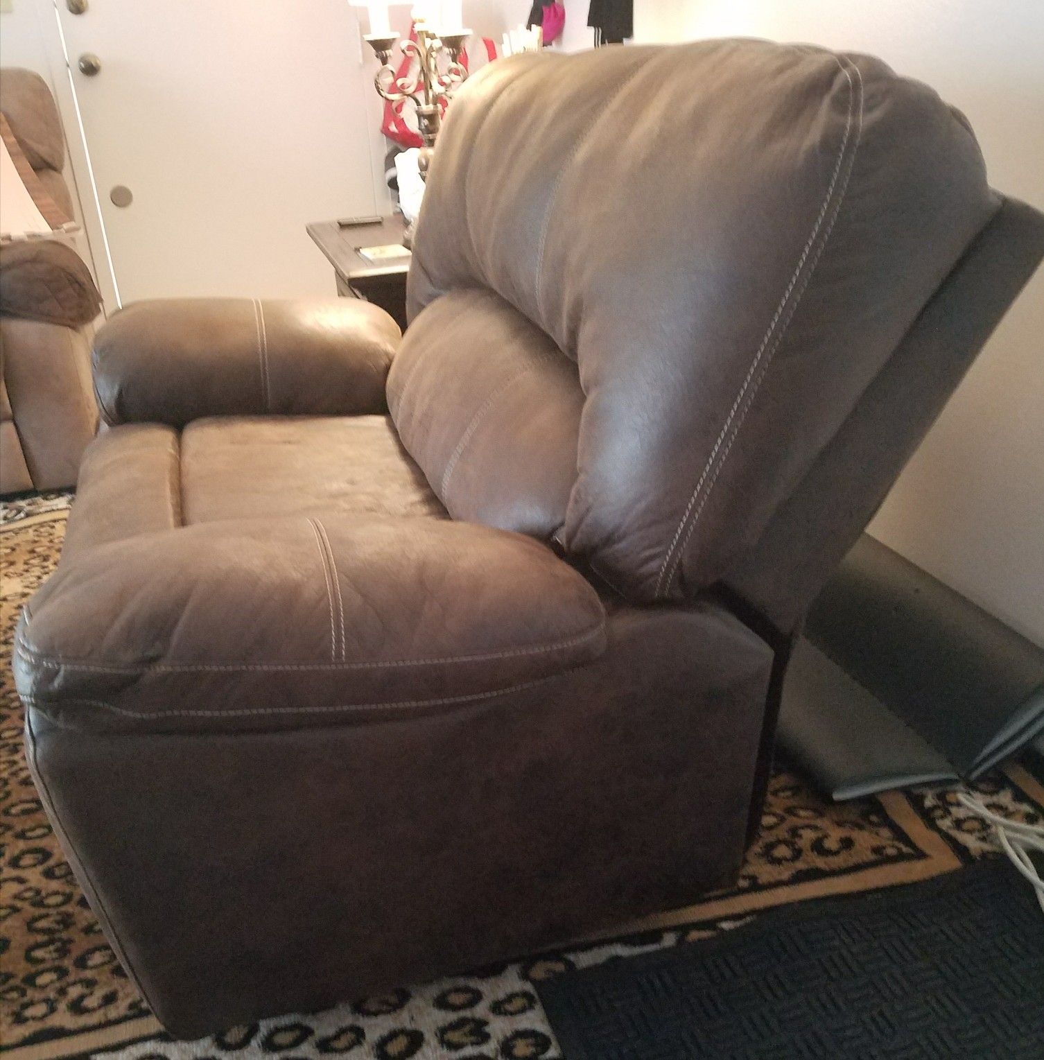 Stratolounger Stallion Brown Snuggle Up Recliner (color looks lighter on photo)