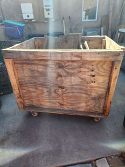 Wood crate
