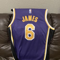 NBA jersey LeBron James
