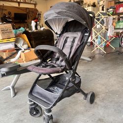 Graco Foldable Stroller With Carseat Adapters 