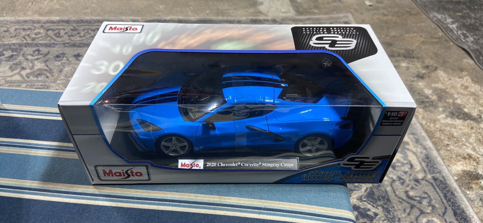 Maisto Special Edition - Cheverolet Corvette Stingray Blue 1:18