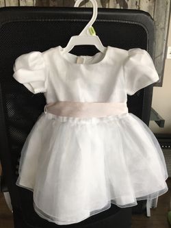Baby girl dresses (9 months)