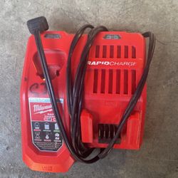 Milwaukee M18  Rapid Charge