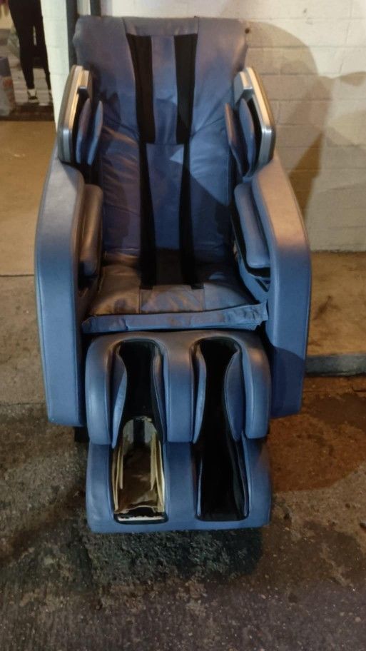 Daiwa Legacy 4 Massage Chair (Retails @$9,000, Asking 1k OBO