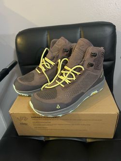 Vasque Breeze Nature Tex size 8 Women’s $85