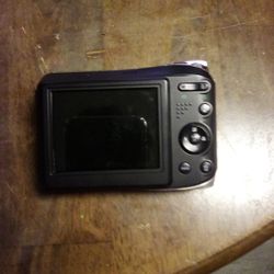 GE A1250 12.2 Megapixel Digital Camera 