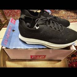 New womans size 9.5 comfort fit shoes (black) carbon upper/textile outsole (Orig $60) top of box Cut 