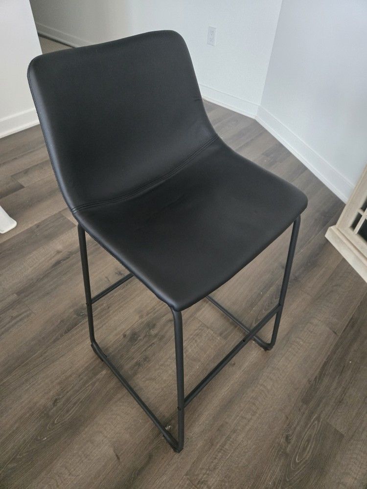 3 Bar Stool Chairs