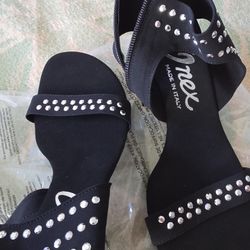 Brand New Womans Size 8 Shoes